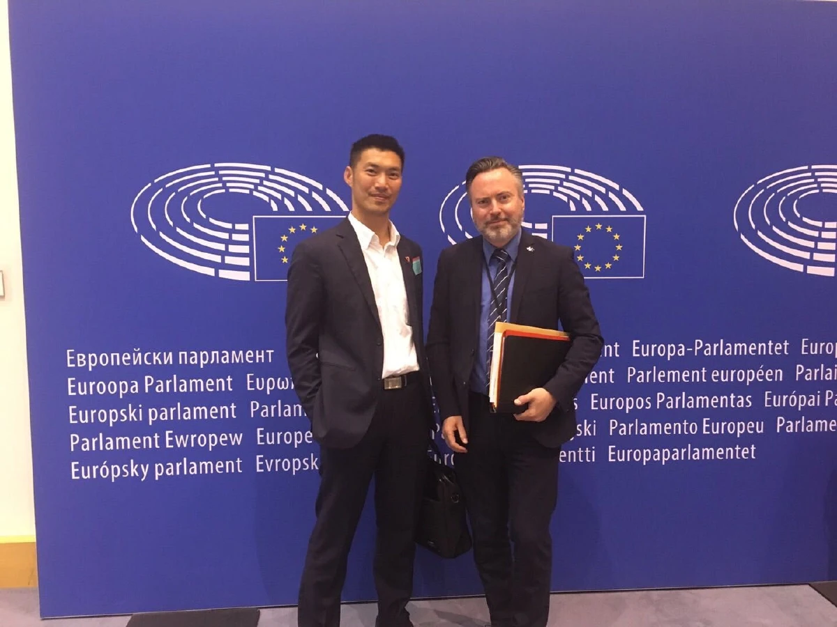 "ธนาธร-ช่อ พรรณิการ์" อินเบลเยียม! พบสมาชิกรัฐสภายุโรป-ผอ.ฮิวแมนไรท์วอทช์