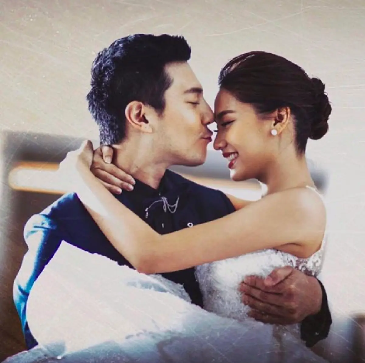 “โดม-เมทัล” เผยภาพการ์ดแต่งงานสุดเก๋ ในแนวคอนเสิร์ตแห่งรัก Beyond The Star สุดโรแมนติก