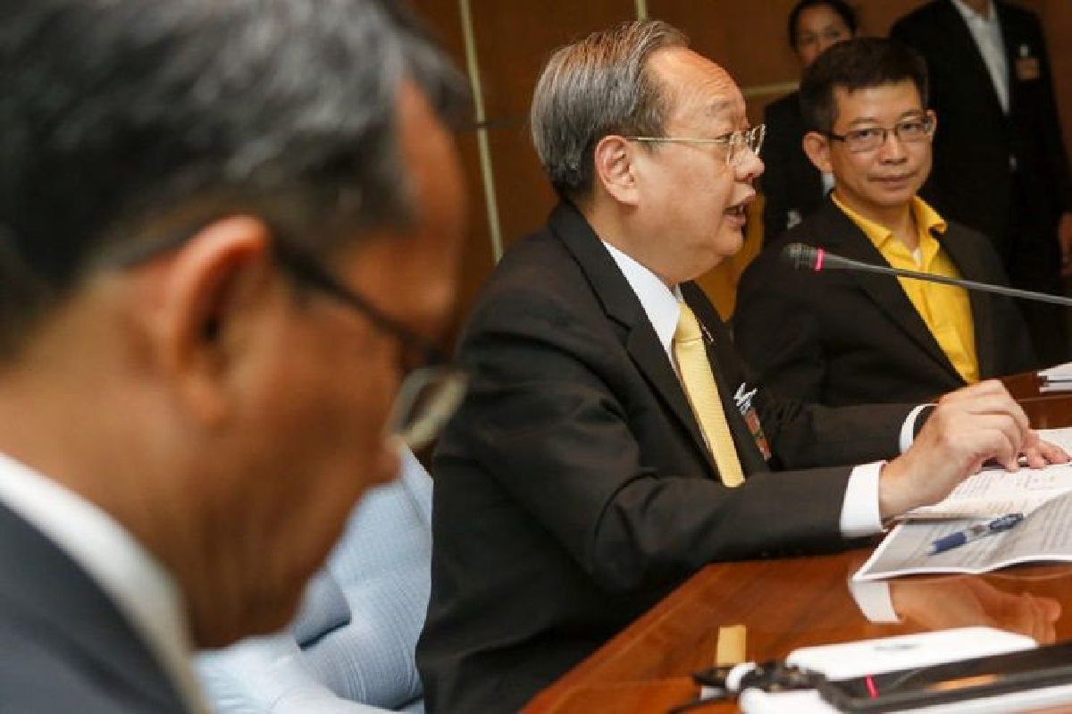 19 พรรคร่วมฯถกนโยบายลงตัว ส่งนายกฯ 13 กค. 19 พรรคร่วมฯถกนโยบายลงตัว ส่งนายกฯ 13 กค.