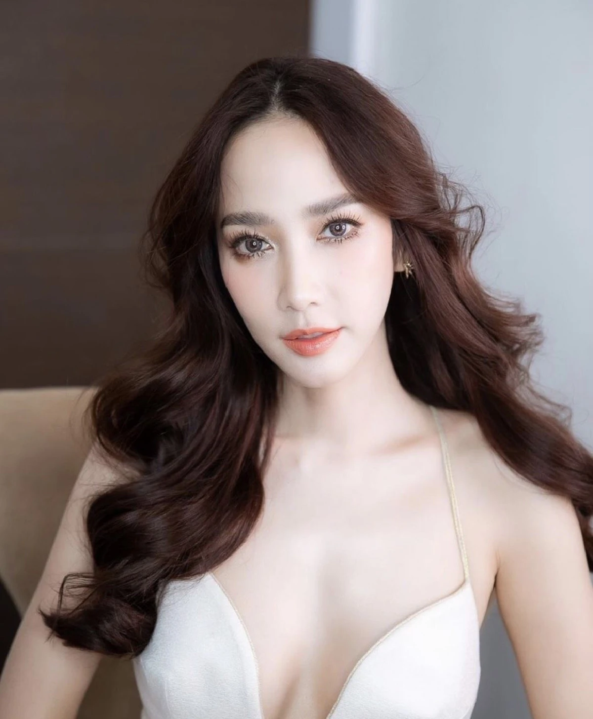 สวยจนคนข้างๆสตั๊น อั้ม พัชราภา ไม่ต้องหยุดโพสก็เป๊ะ..สมกับเป็นซุปตาร์เบอร์หนึ่ง