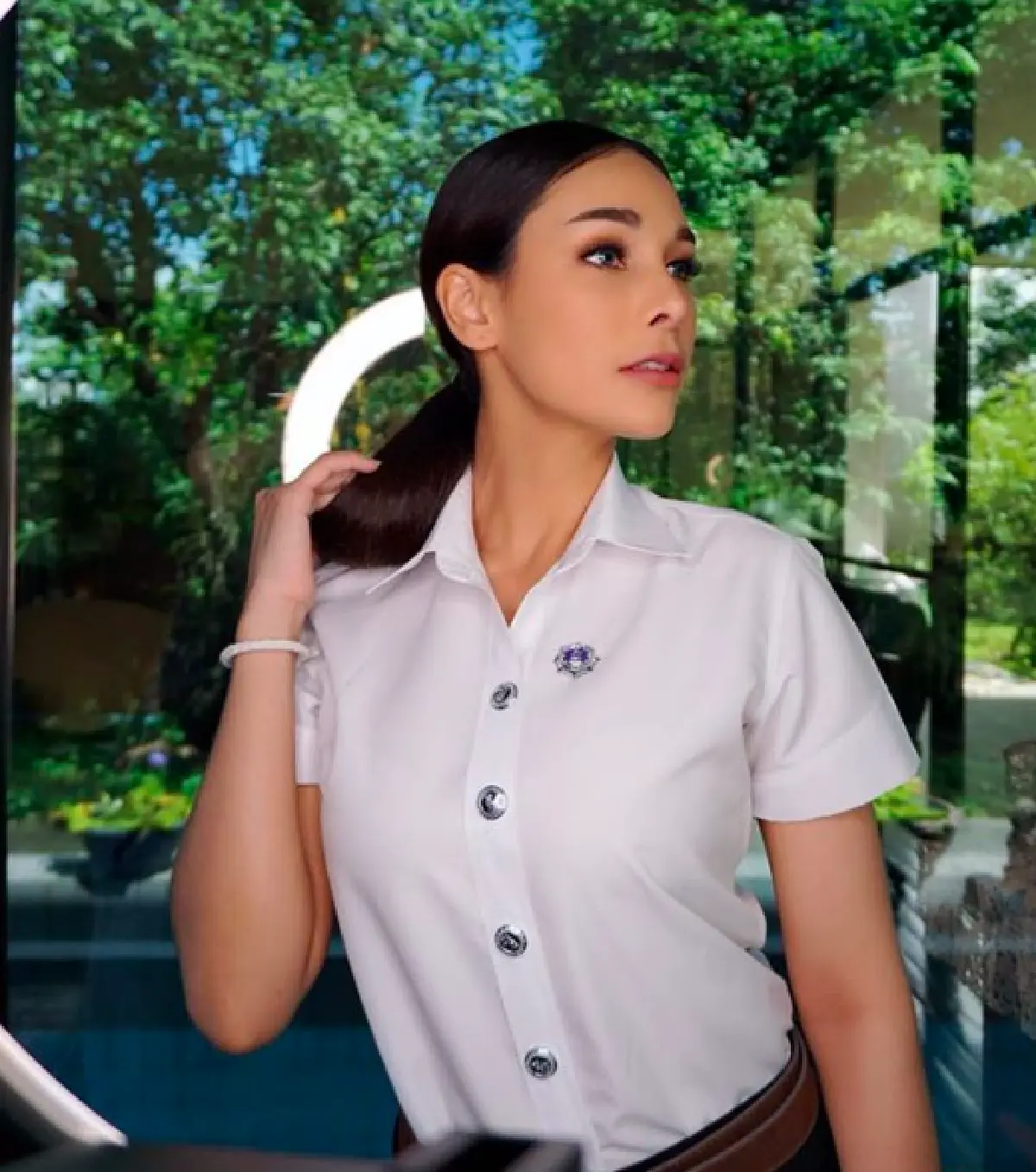 ส่องภาพชุดนักศึกษา "โกโก้ อารยะ” สาวงามจากนครพนม ผู้คว้ามงกุฎ "มิสแกรนด์ 2019"