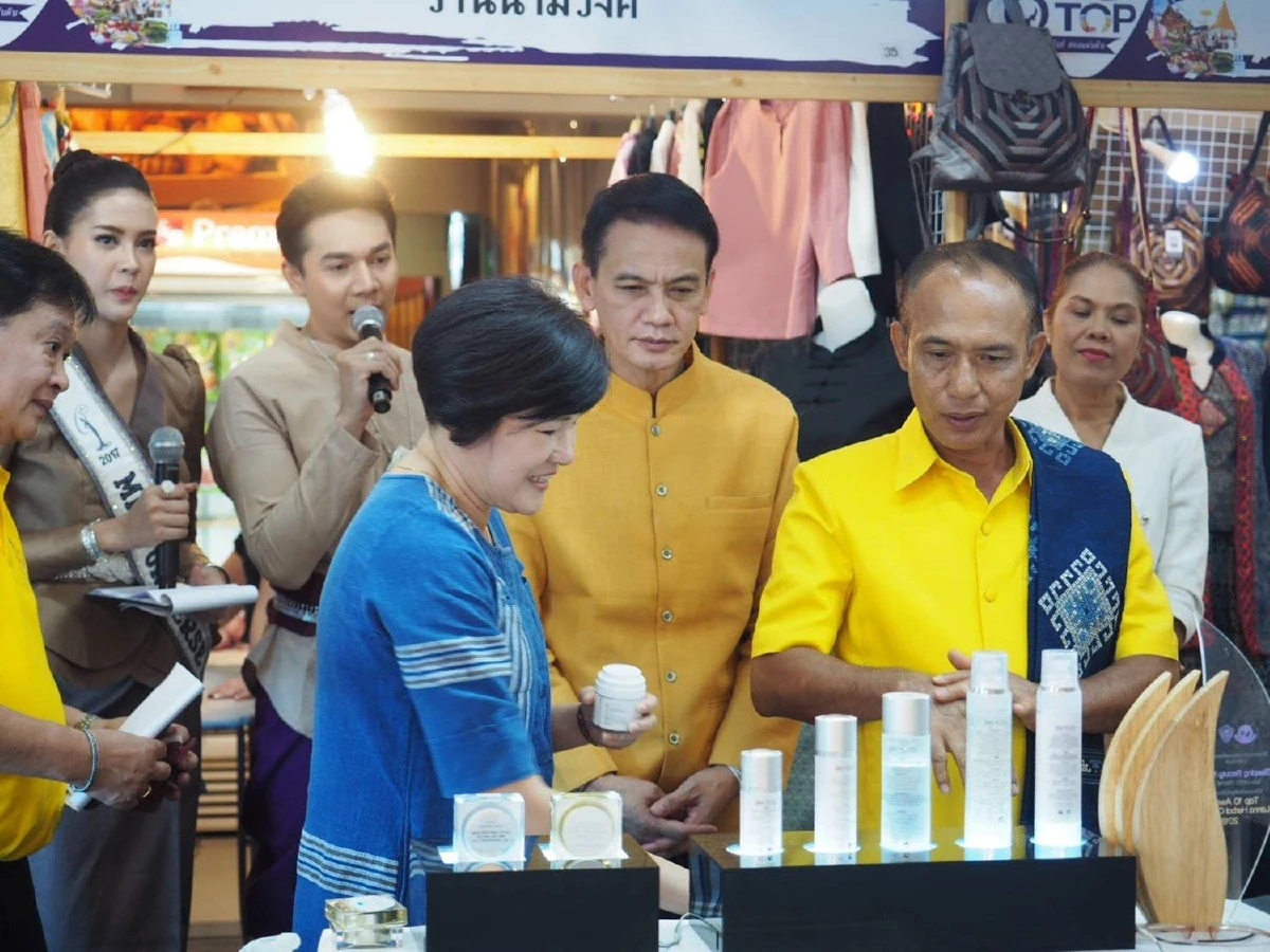 เชียงใหม่ขนสินค้าชุมชนไปโชว์งานสานสัมพันธ์สองแผ่นดิน