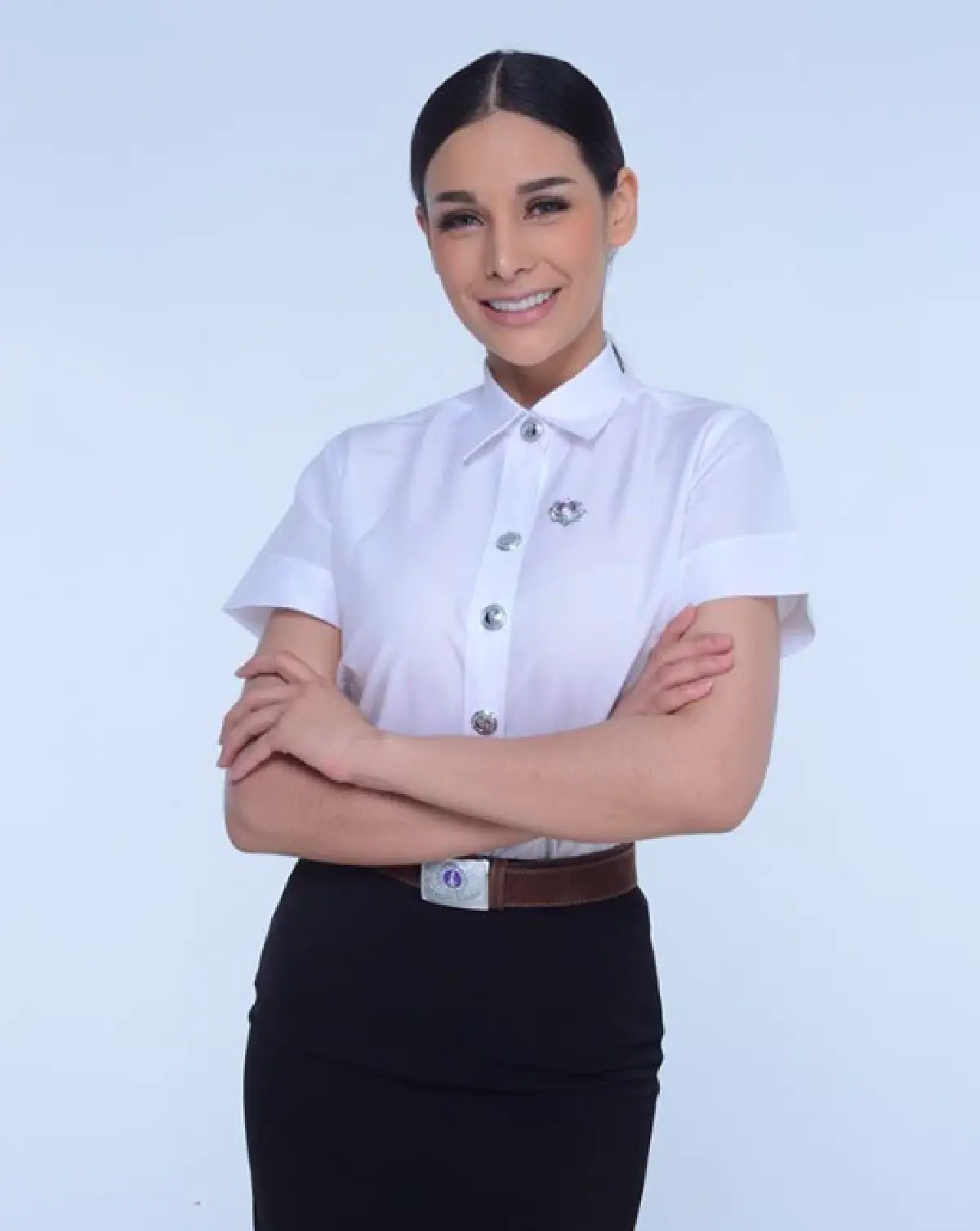 ส่องภาพชุดนักศึกษา "โกโก้ อารยะ” สาวงามจากนครพนม ผู้คว้ามงกุฎ "มิสแกรนด์ 2019"