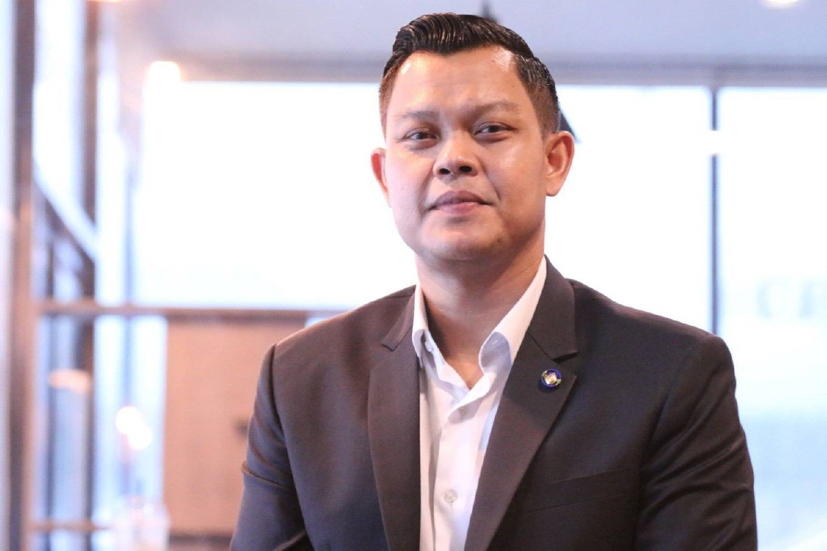 พลังประชารัฐลั่น "รัฐมนตรี" พร้อมแจงปมคุณสมบัติต่อฝ่ายค้านในสภา พลังประชารัฐลั่น "รัฐมนตรี" พร้อมแจงปมคุณสมบัติต่อฝ่ายค้านในสภา