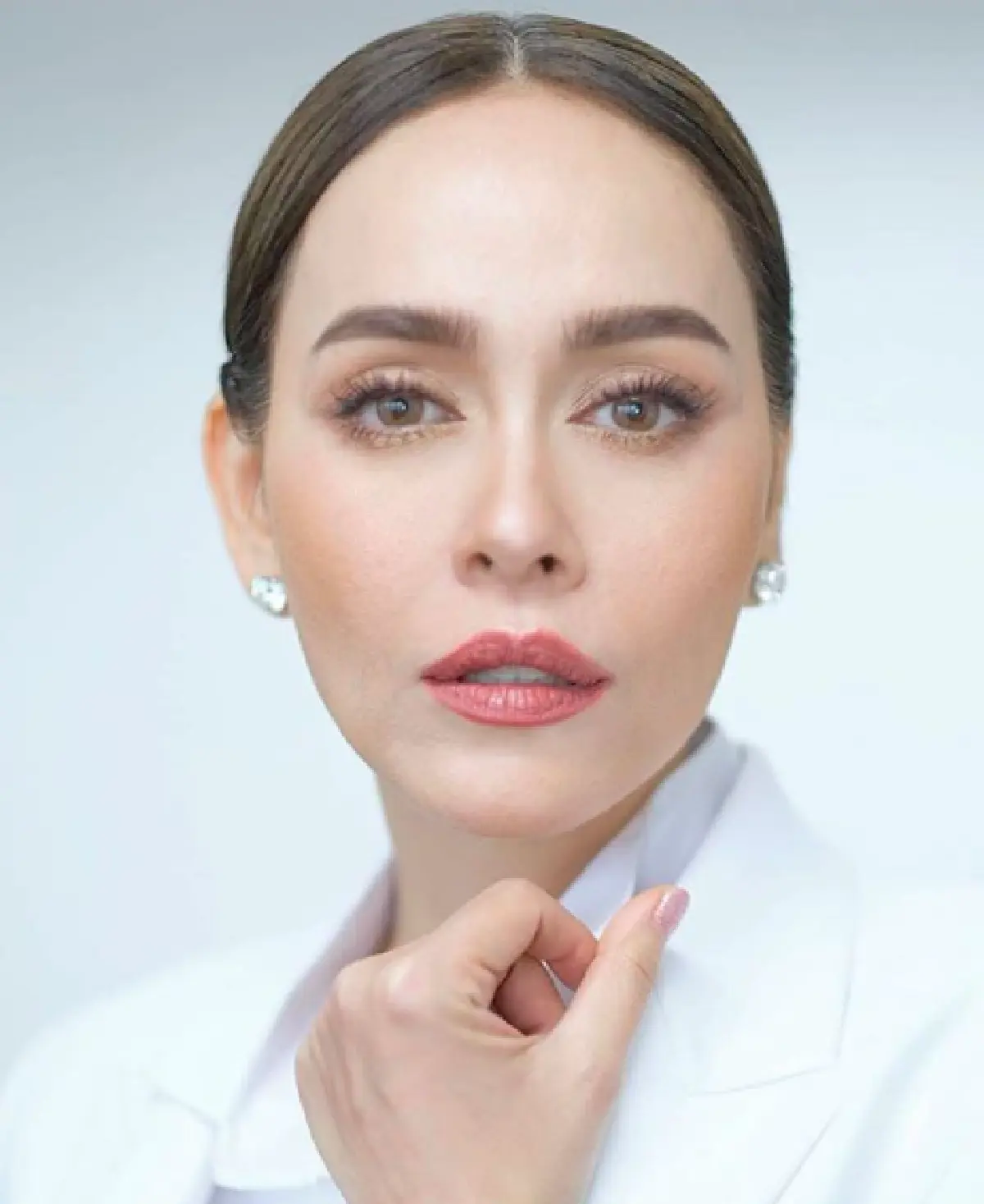 สะดุดตา “นัท มีเรีย-ชมพู่ อารยา” กับมุมที่แอบคล้ายกัน จนนึกว่าพี่น้อง