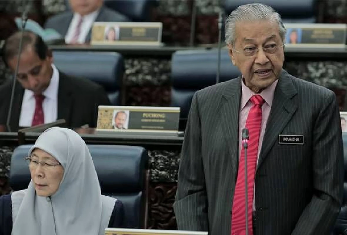 มหาเธร์: "ลดความคลั่งชาติลงบ้างนะ เรียนรู้ภาษาอังกฤษบ้าง ประเทศจะได้ก้าวหน้า"