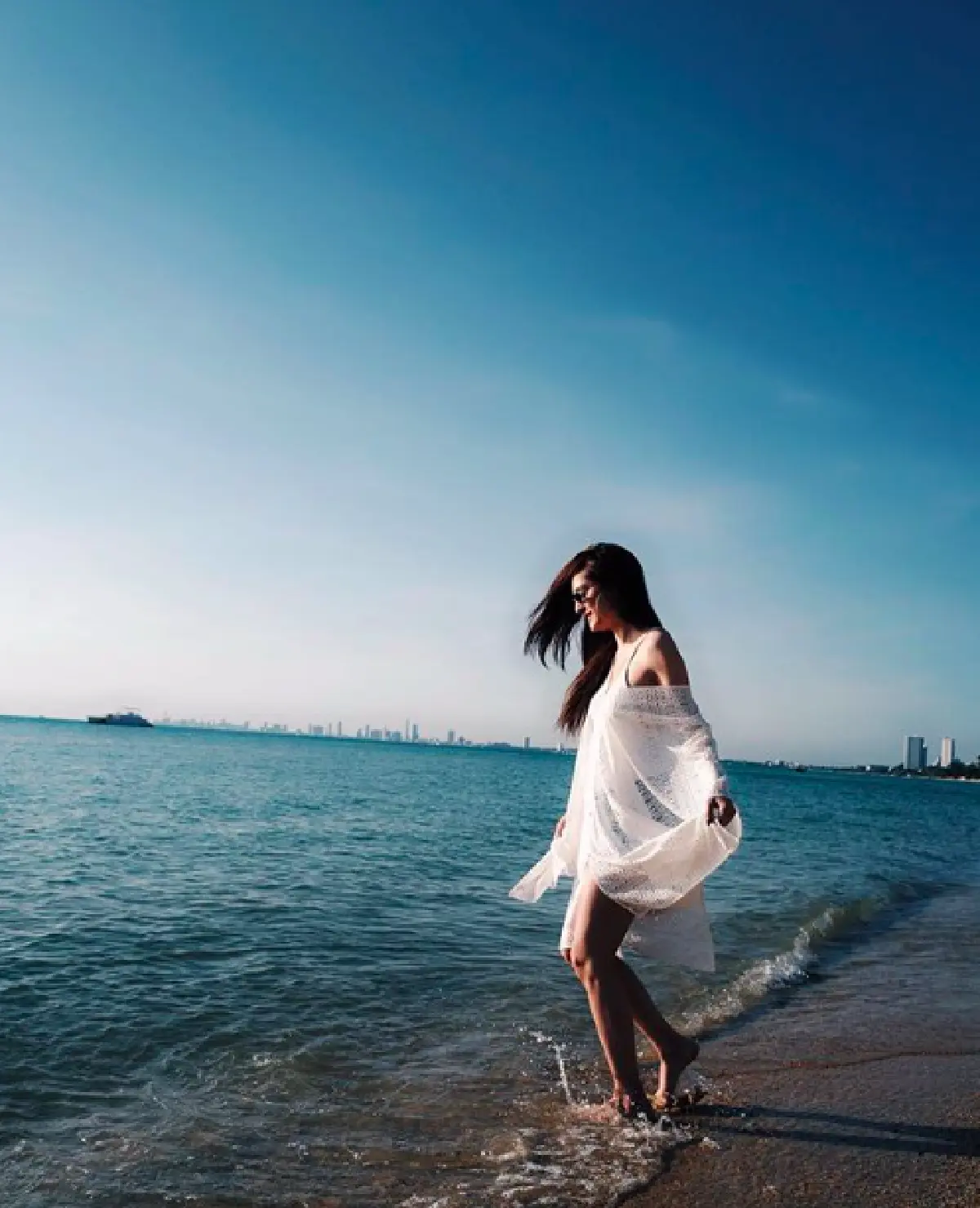 ออร่าทั้งน้าทั้งหลาน! "ขวัญ อุษามณี" พา "น้องธารา” ลูกสาว "พี่ลูกแก้ว” เที่ยวทะเล