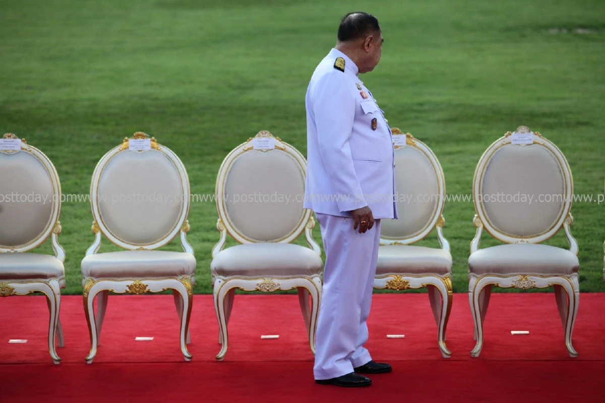 ภาพชุด! ครม.ใหม่ร่วมถ่ายภาพที่ทำเนียบฯ "บิ๊กป้อม"มารอคนแรก