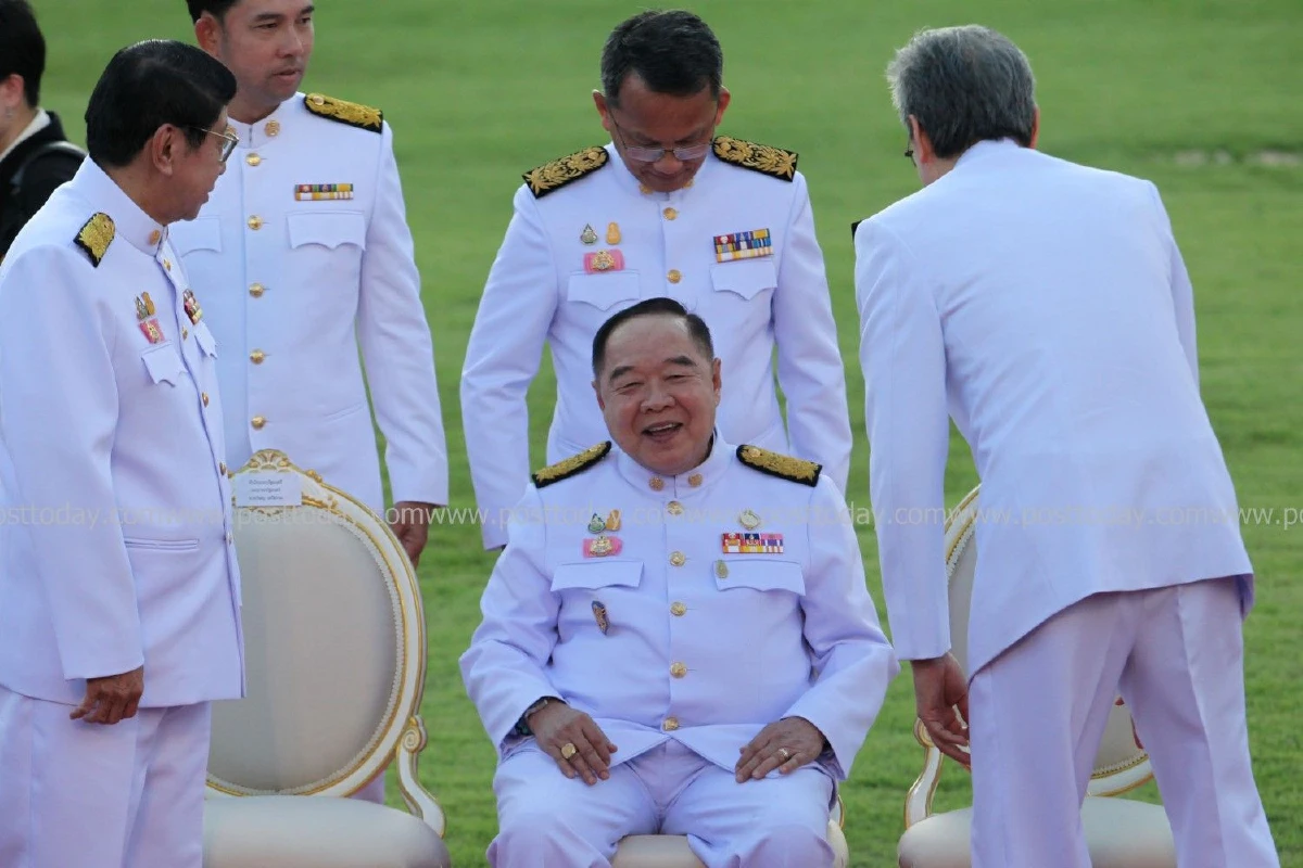 ภาพชุด! ครม.ใหม่ร่วมถ่ายภาพที่ทำเนียบฯ "บิ๊กป้อม"มารอคนแรก