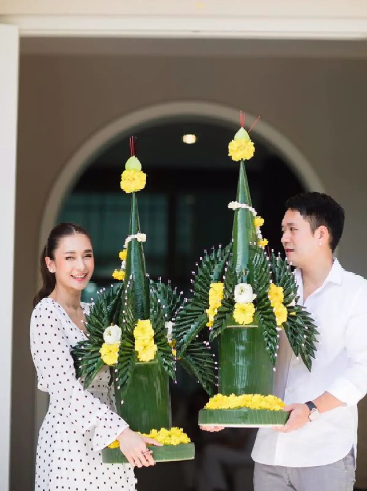 “เนย” เปิดบ้านสุดอลังการในวันเกิดอายุ 35 ปี ทำบุญเช้าฉลองเย็นอย่างอบอุ่น