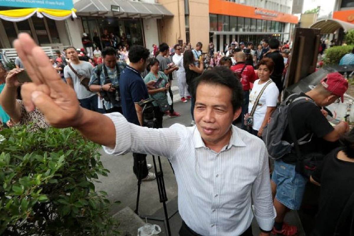 พท.ปลุก '7พรรคฝ่ายค้าน-ปชช.'รวมกดดันยกร่างรธน.ทั้งฉบับ พท.ปลุก '7พรรคฝ่ายค้าน-ปชช.'รวมกดดันยกร่างรธน.ทั้งฉบับ