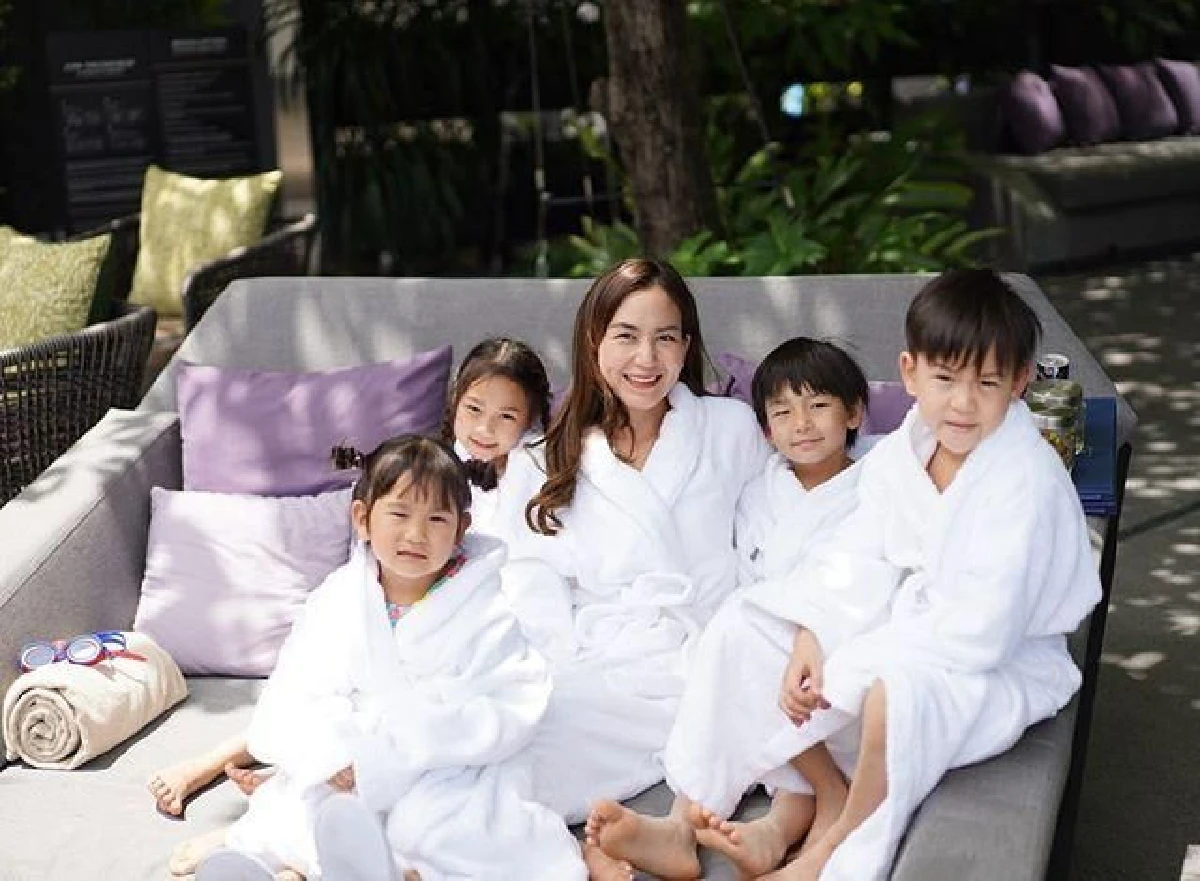 พลอย ชิดจันทร์ กลุ้มใจมาก! โพสต์ขอคำแนะนำหวั่นลูกชายเป็น Perfectionist