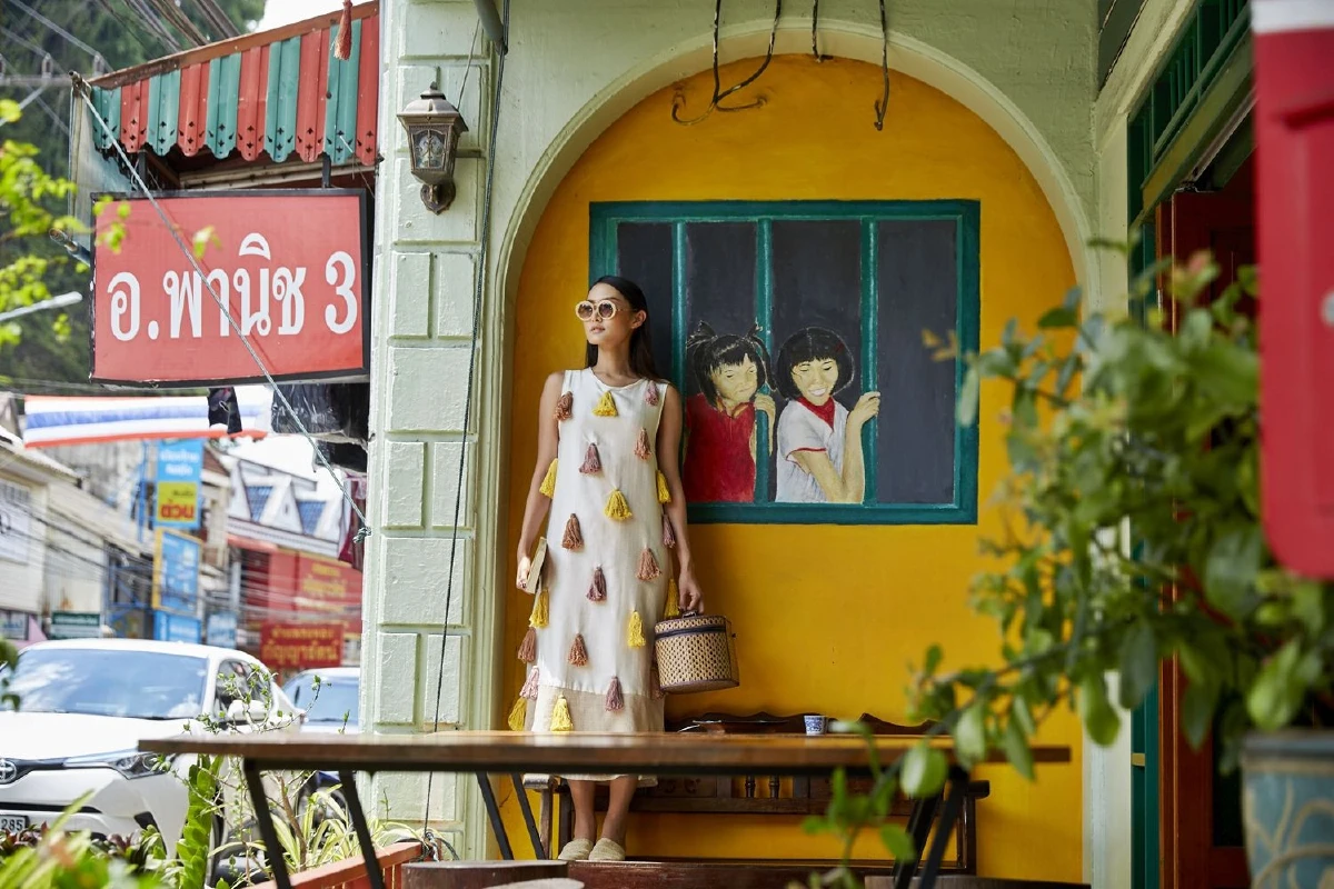 ซื้อผ้าไทย ใส่ผ้าไทย เที่ยวเมืองไทย "นุ่งสยามสามฤดู"