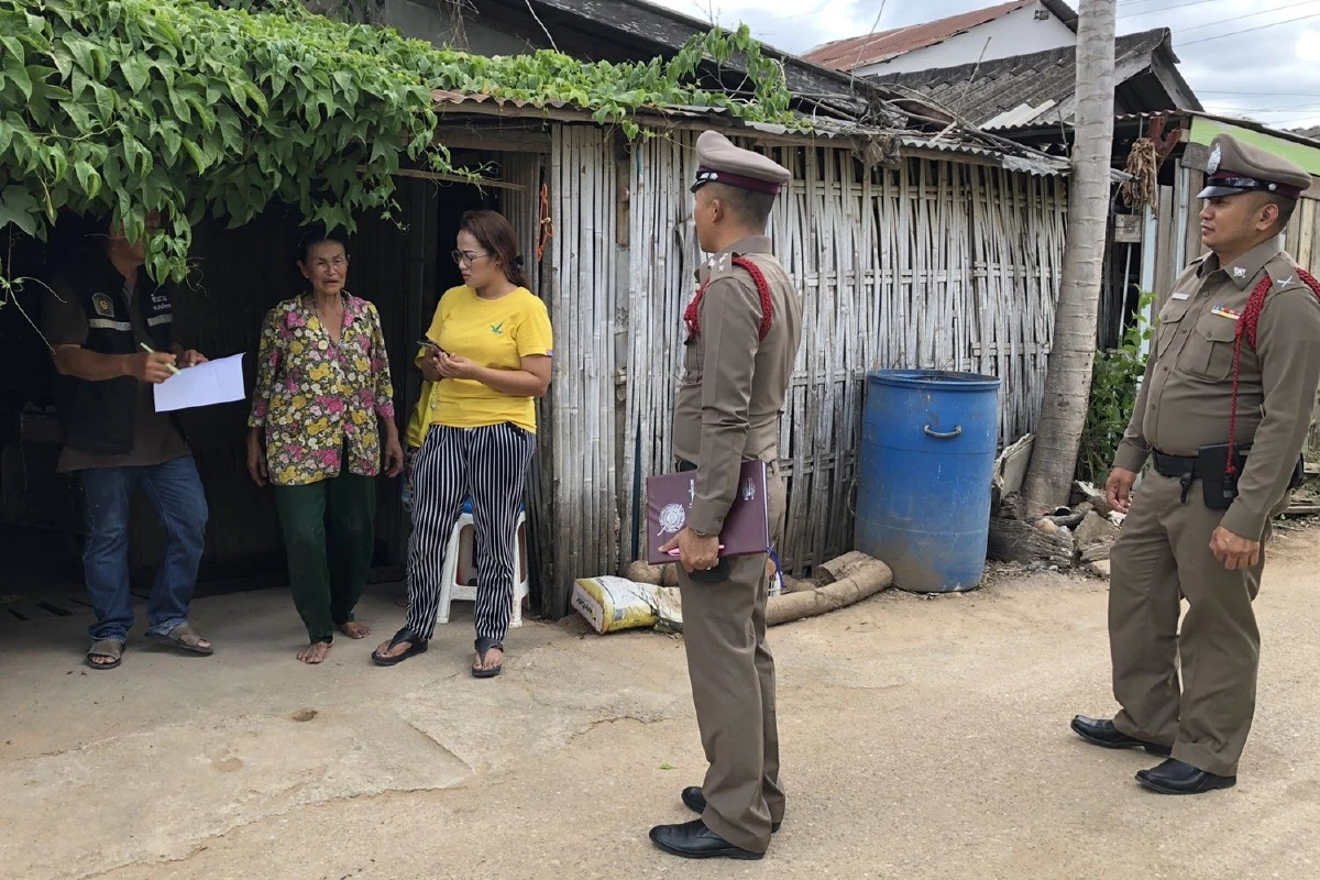 คุณยายร้านขนมไทยติดป้ายขอโจรคืนถังแก๊สและถาดที่ขโมยเอาไป