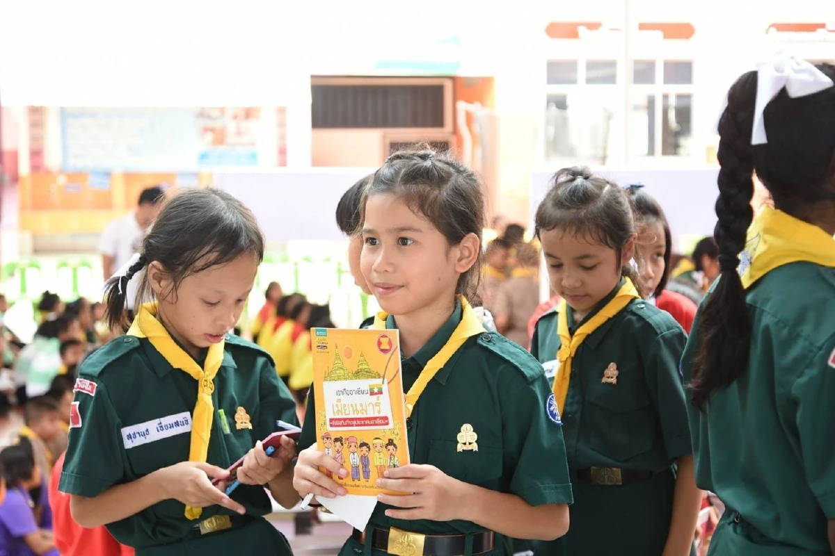 อธิบดี สถ. เปิดกิจกรรม School Roadshow ในโครงการ “ส่งความรู้ สร้างความสุข”