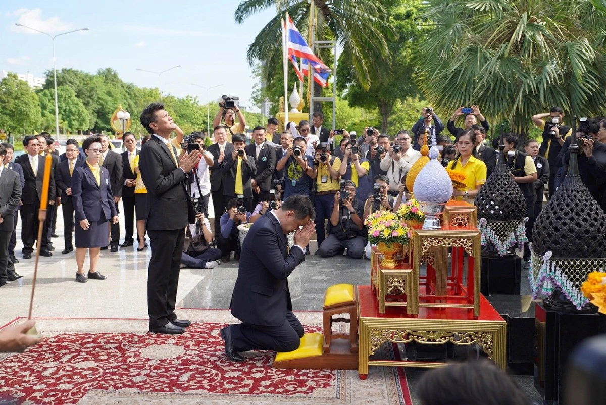 "อนุทิน" ประกาศพัฒนา "อสม."เป็น "ทีมหมอครอบครัว"