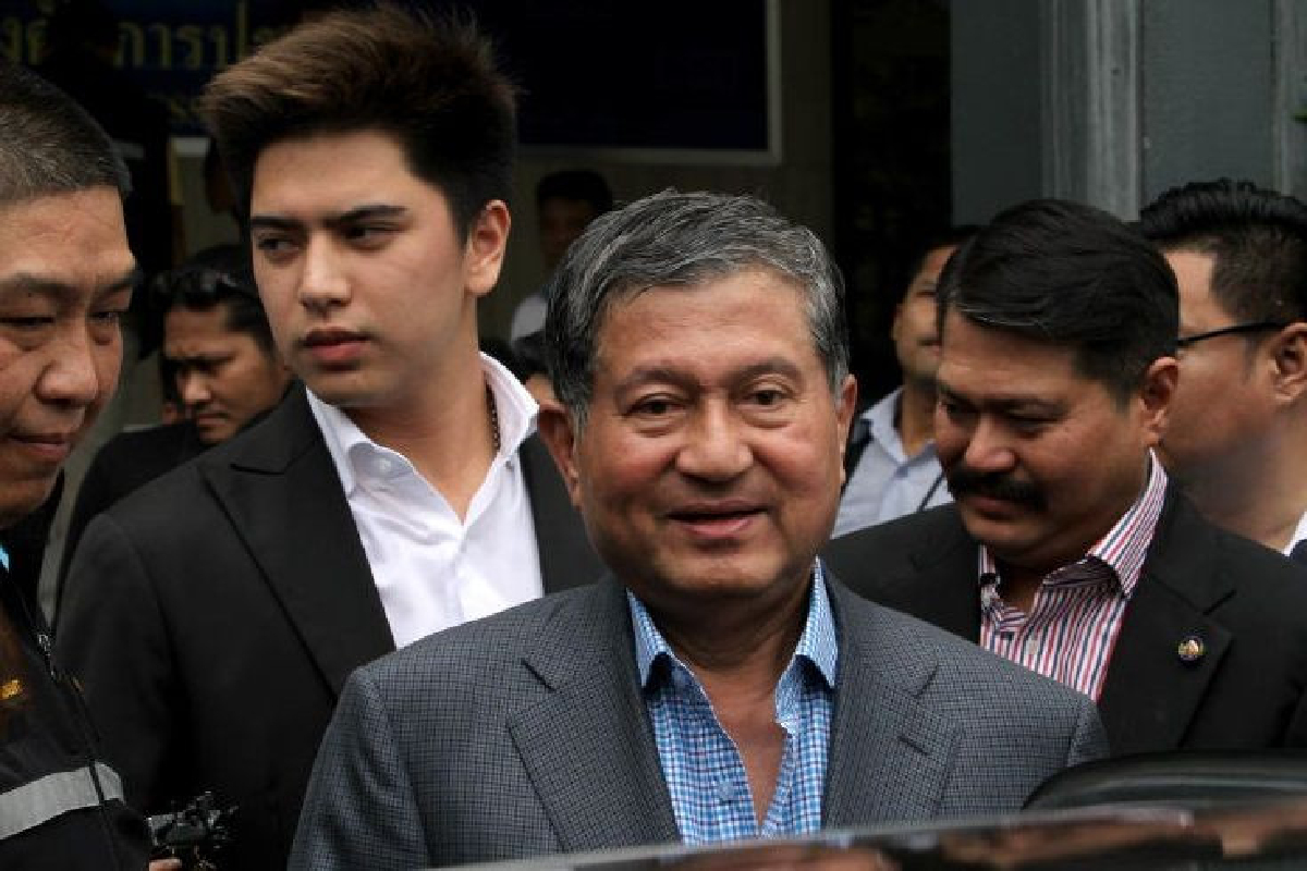 'เฉลิม'แฉมีนักการเมืองชั่วปลูกกัญชาไว้ที่ลาวมหาศาลเพื่อหวังรวยอย่างเดียว 'เฉลิม'แฉมีนักการเมืองชั่วปลูกกัญชาไว้ที่ลาวมหาศาลเพื่อหวังรวยอย่างเดียว