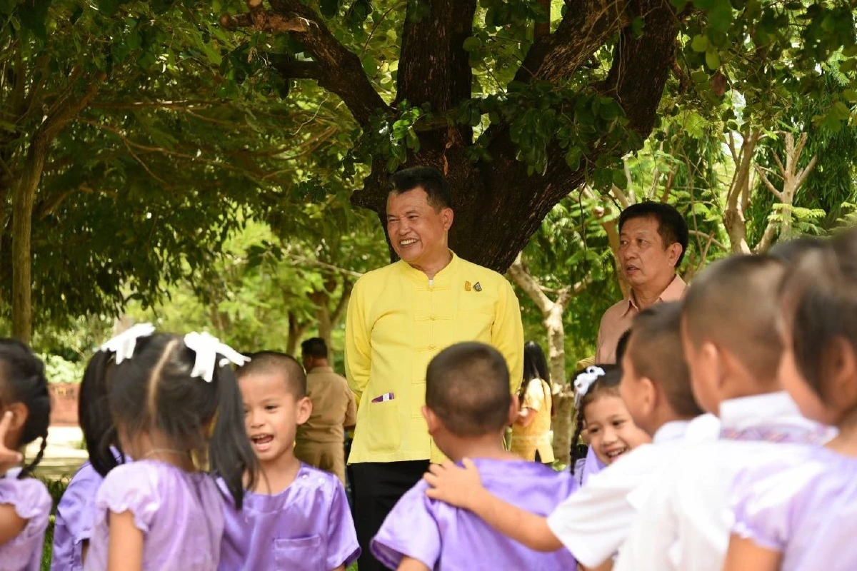 อธิบดี สถ. เปิดศูนย์ดูแลผู้พิการ-ผู้สูงอายุ วัดพระศรีอารย์ จ.ราชบุรี