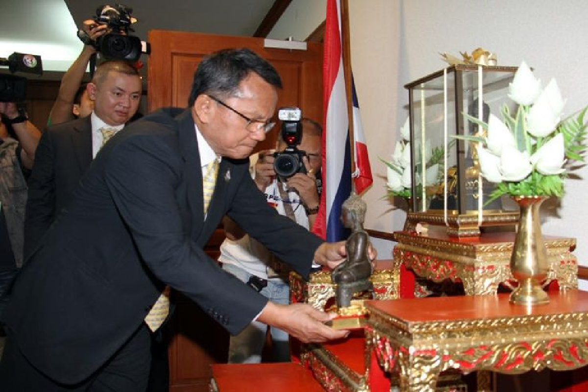 "สมศักดิ์"ถือฤกษ์ดีเข้ากระทรวงทำงานวันแรก "สมศักดิ์"ถือฤกษ์ดีเข้ากระทรวงทำงานวันแรก