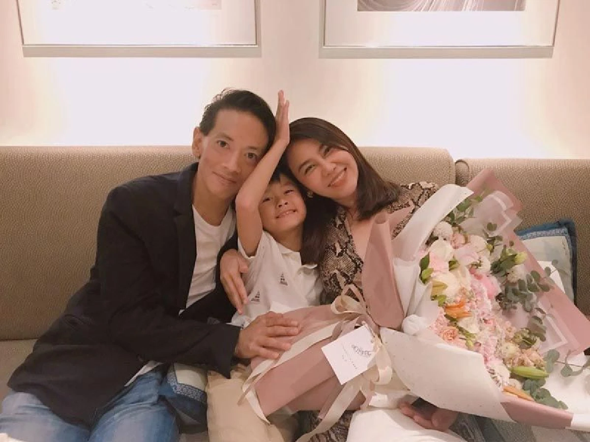 นาเดีย โสณกุล โชว์หวานในวันครบรอบแต่งงาน สามีพาซิ่งซูเปอร์คาร์ไปดินเนอร์หรู