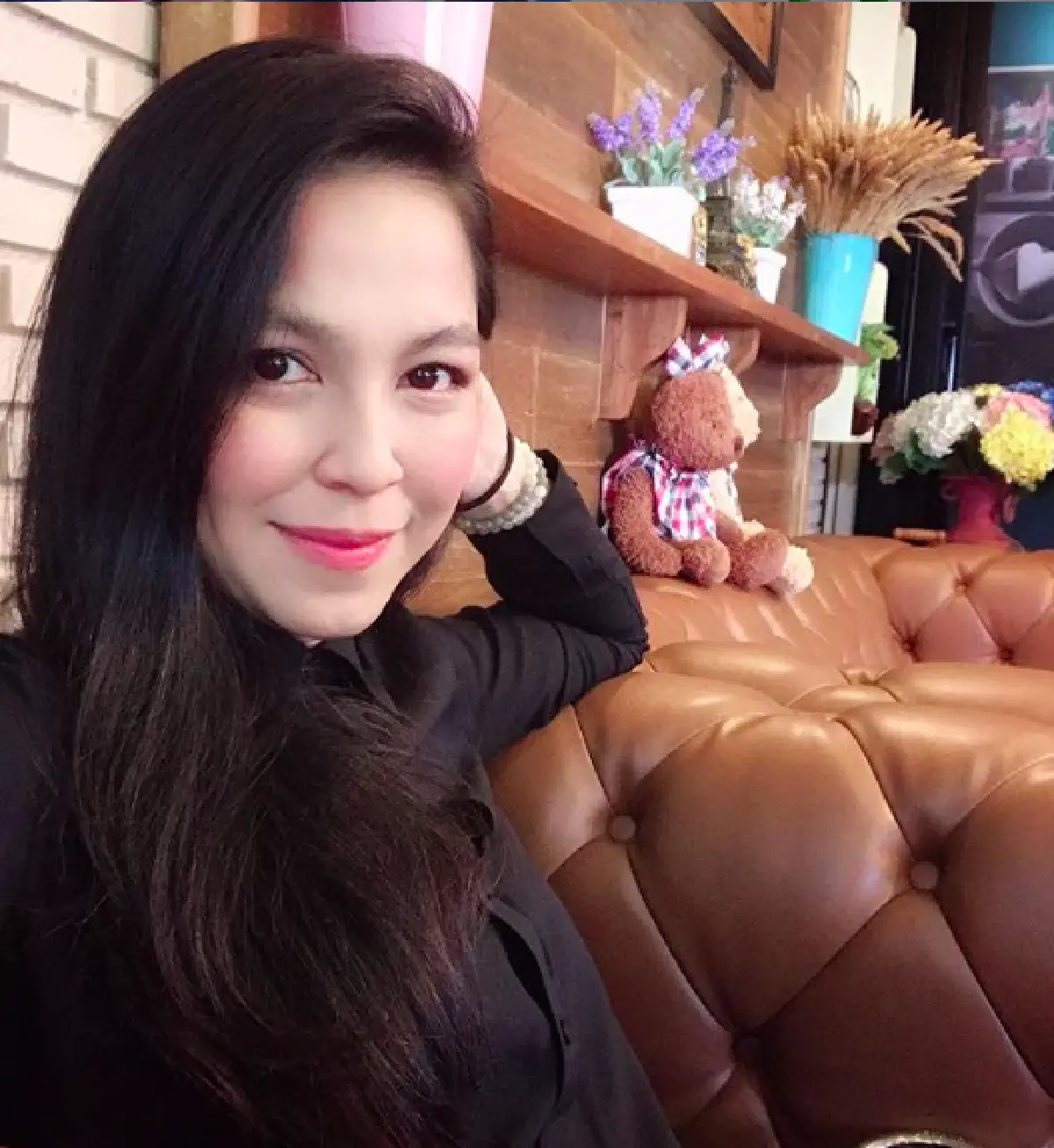 หน้าเด็กไม่เปลี่ยน “จอย ศิริลักษณ์” วัย 41 กับลุคบาดใจทั้งเซ็กซี่ทั้งละมุน