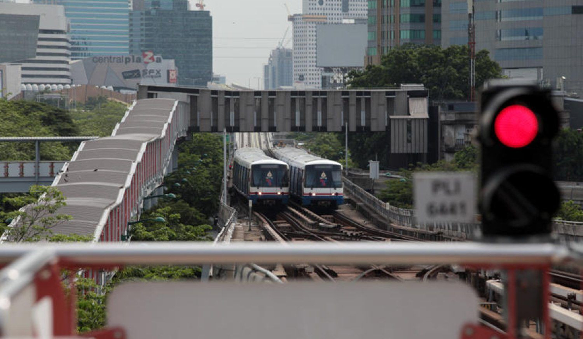 'ศักดิ์สยาม' ประกาศต้องลดค่ารถเมล์-รถไฟฟ้า 15 บาทตลอดสาย ภายในปีนี้ 'ศักดิ์สยาม' ประกาศต้องลดค่ารถเมล์-รถไฟฟ้า 15 บาทตลอดสาย ภายในปีนี้