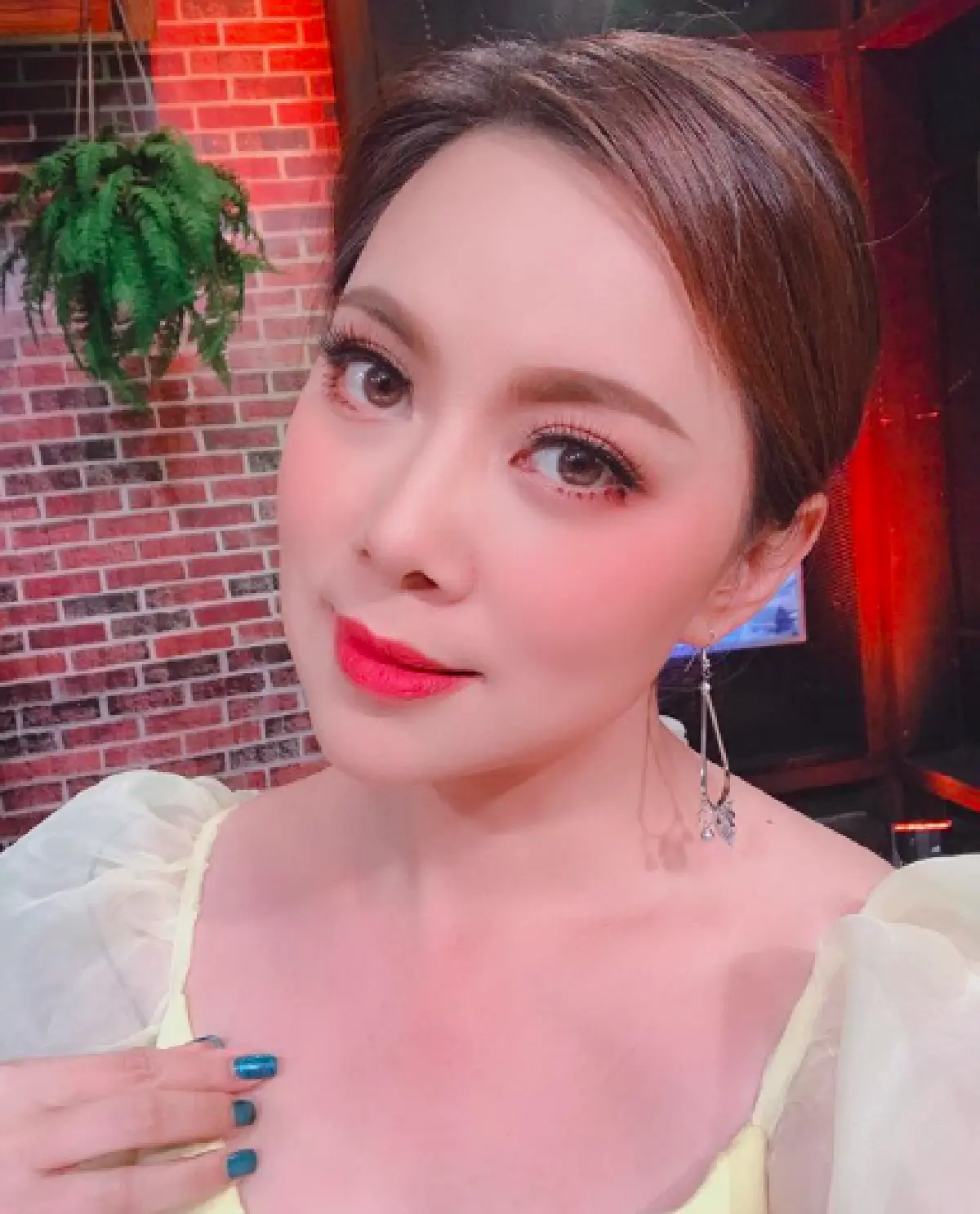 ส่งต่อผิดเท่าคนตัดต่อ! "บุ๋ม ปนัดดา” ของขึ้น หลังเจอรูปตัวเองถูกตัดต่อส่งว่อนในไลน์