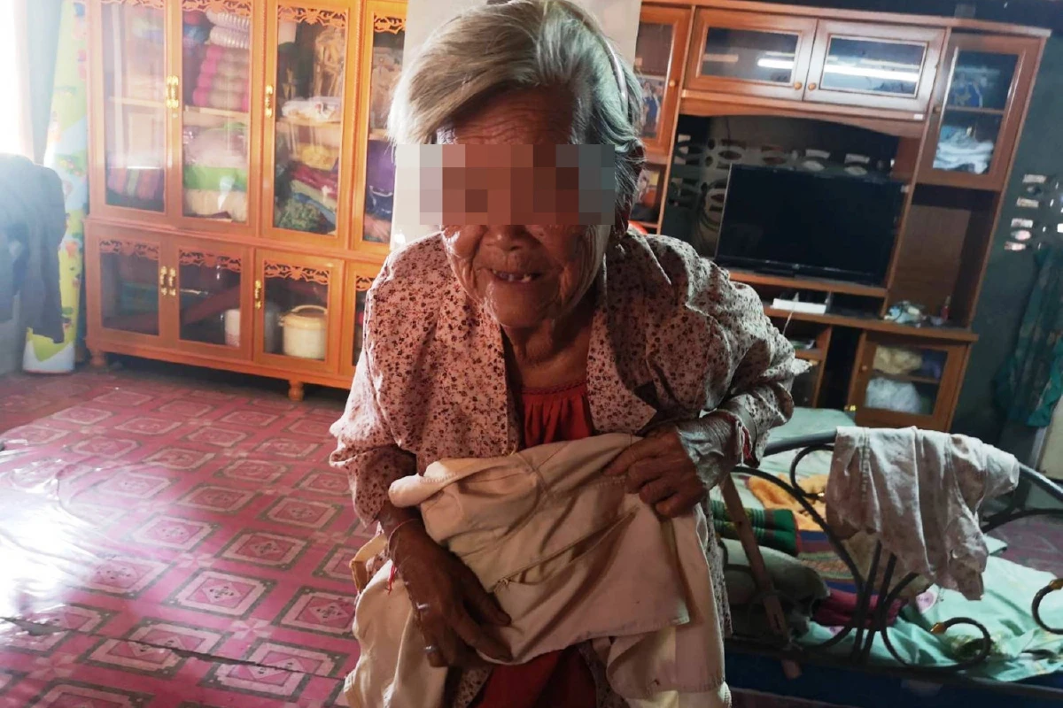แม่เฒ่าวัย80ส่งชุดชั้นในให้ตำรวจตามหาสาวแสบหลอกตีสนิทขโมยเงิน-สร้อยทองคำ