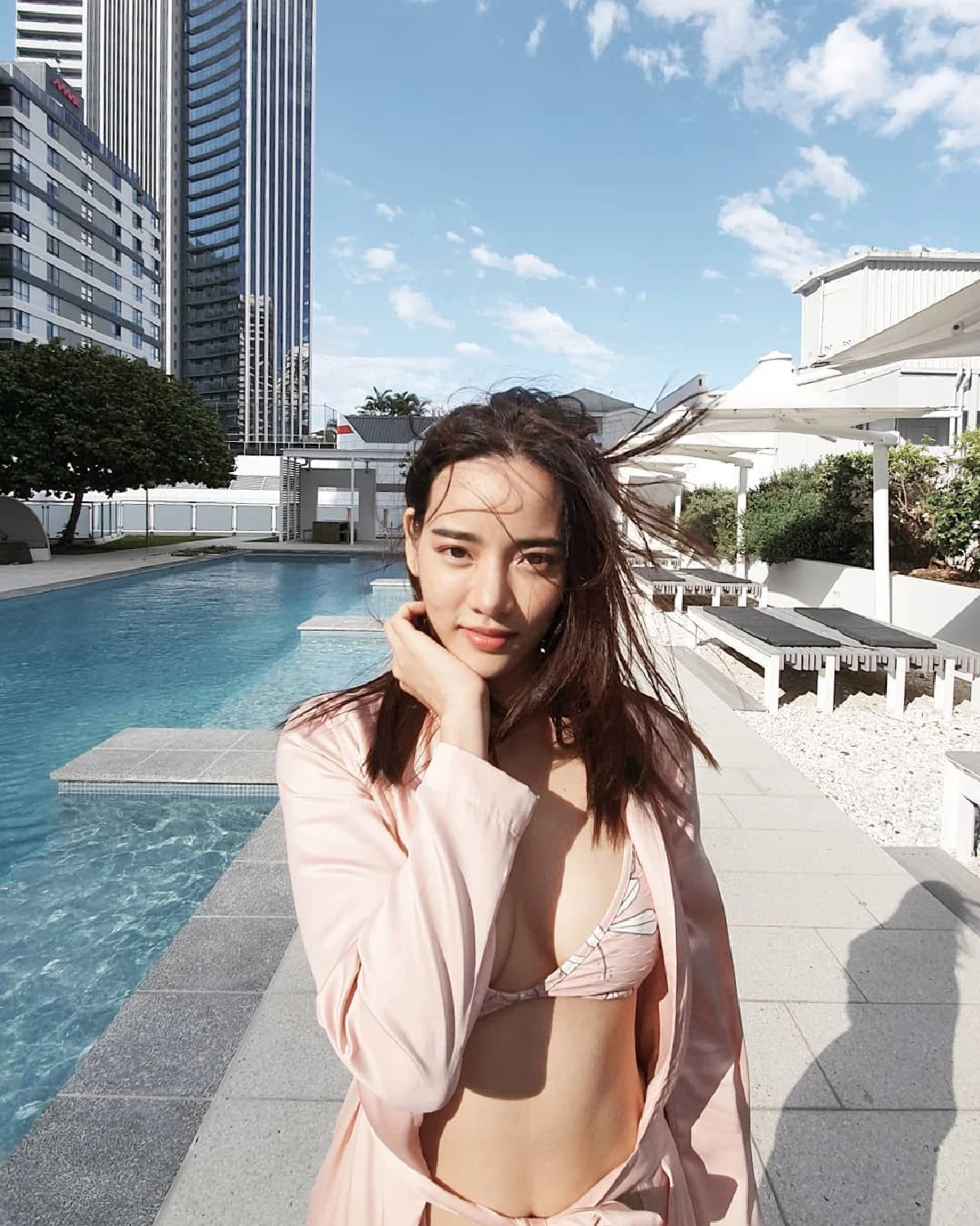 เซ็ตนี้ให้สิบๆเต็ม! วาววา ณิชารีย์ อวดหุ่นเป๊ะ..เสื้อคลุมก็ปิดบังความเซ็กซี่ไม่อยู่