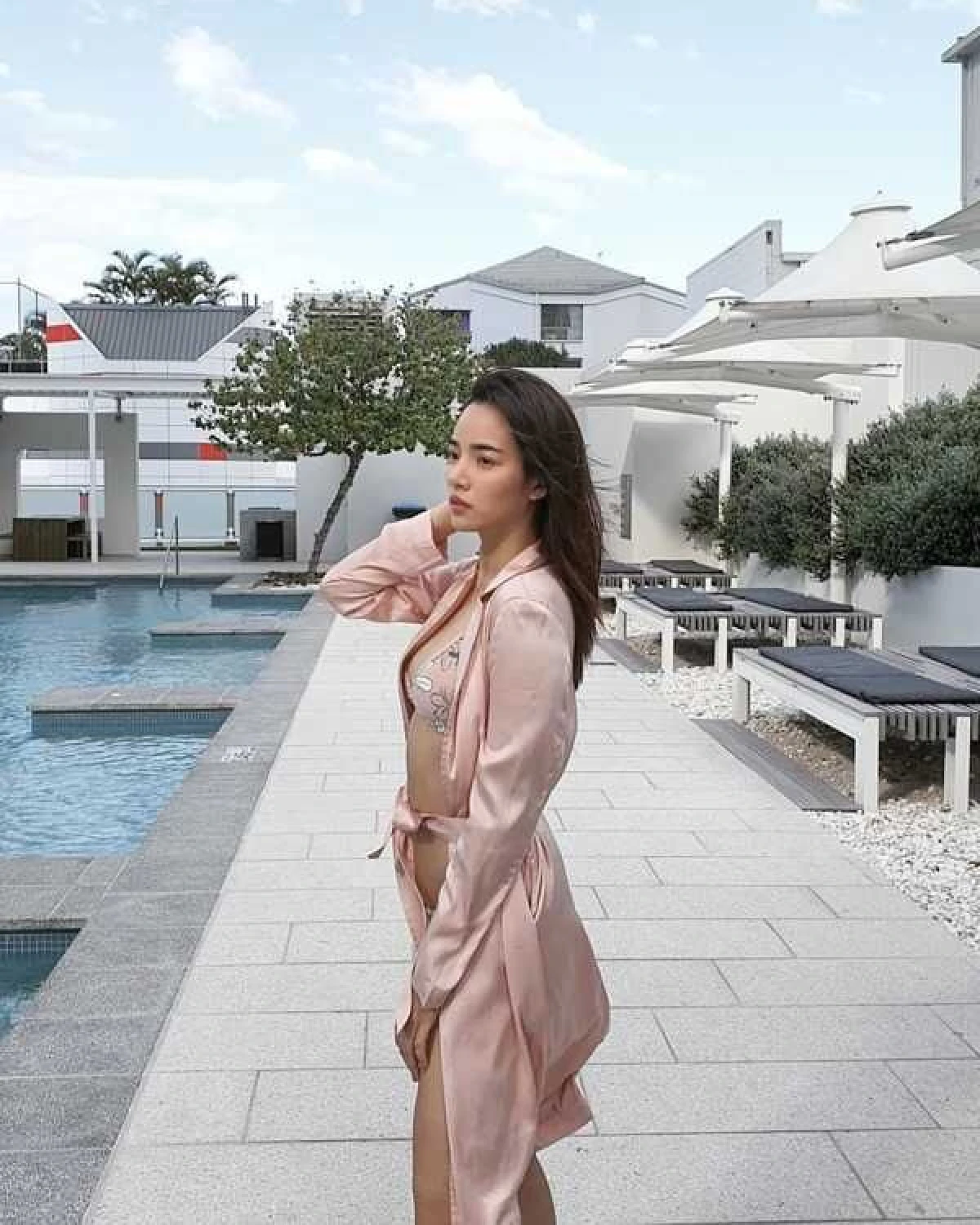 เซ็ตนี้ให้สิบๆเต็ม! วาววา ณิชารีย์ อวดหุ่นเป๊ะ..เสื้อคลุมก็ปิดบังความเซ็กซี่ไม่อยู่