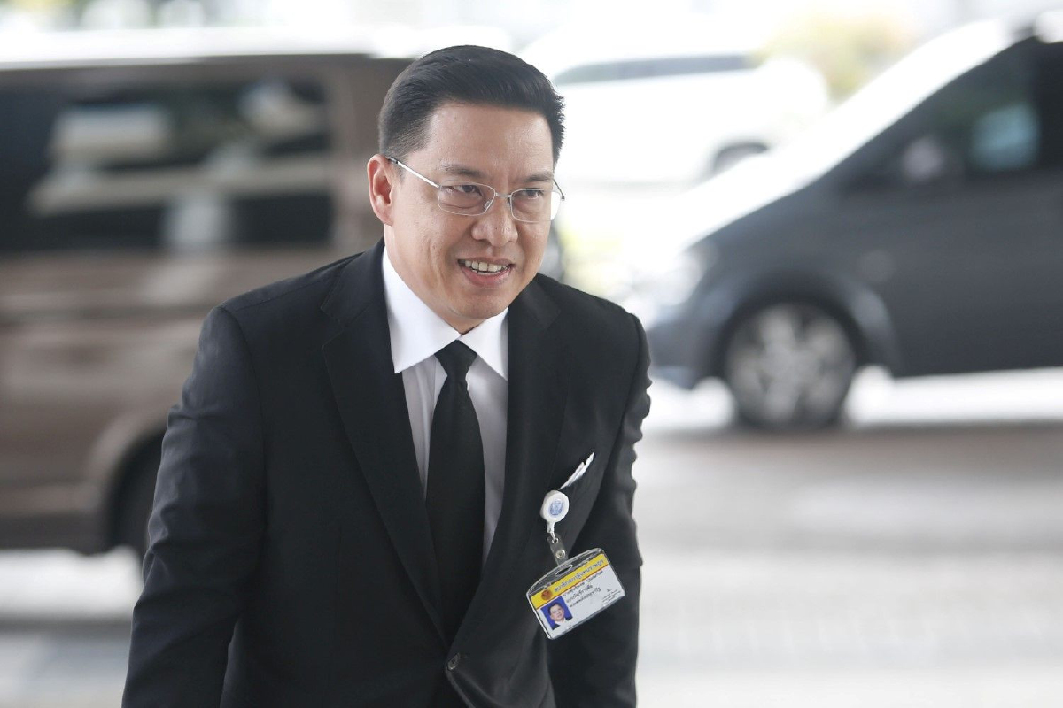 "พุทธิพงษ์" ปัดร่วมก๊วนตีกอล์ฟในเวลาราชการ "พุทธิพงษ์" ปัดร่วมก๊วนตีกอล์ฟในเวลาราชการ