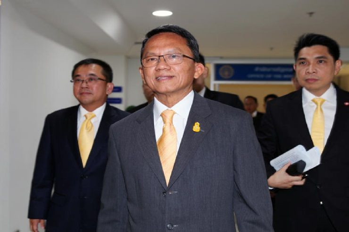 "สมศักดิ์" เผย พปชร.เตรียมองครักษ์พิทักษ์ 3 ป. 6-7 กลุ่ม "สมศักดิ์" เผย พปชร.เตรียมองครักษ์พิทักษ์ 3 ป. 6-7 กลุ่ม