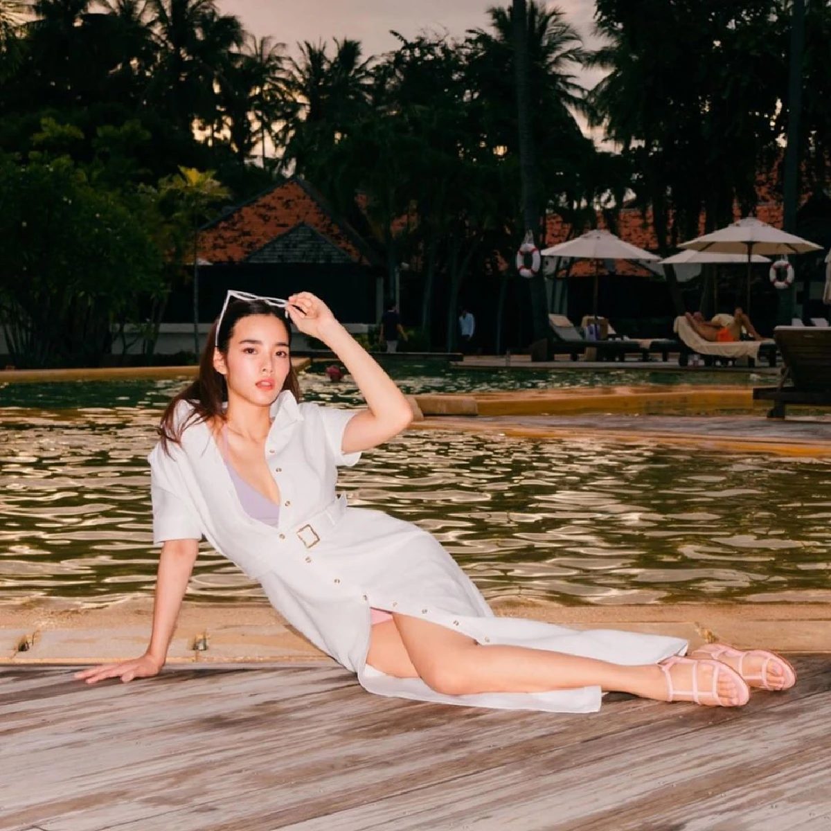 เซ็ตนี้ให้สิบๆเต็ม! วาววา ณิชารีย์ อวดหุ่นเป๊ะ..เสื้อคลุมก็ปิดบังความเซ็กซี่ไม่อยู่