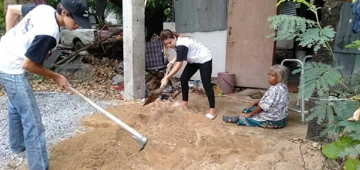 "กอล์ฟ-กิ๊ฟ" คู่รักจิตอาสาต่อชีวิตคนยากไร้-แต่งหน้าศพ-ส่งคนตายกลับบ้านฟรี