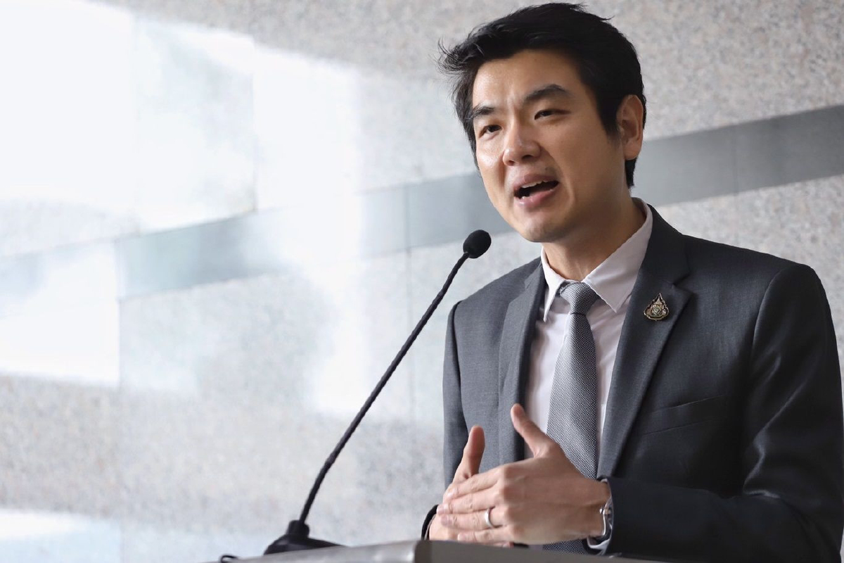 'ปิยบุตร' จัดหนักนโยบายบิ๊กตู่'เลื่อนลอย -โลเล-หลอกลวง' 'ปิยบุตร' จัดหนักนโยบายบิ๊กตู่'เลื่อนลอย -โลเล-หลอกลวง'