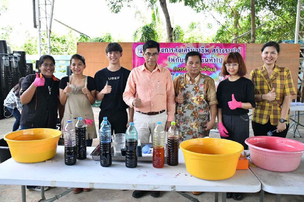 มทร.ธัญบุรี ร่วมกับ ทต. บ้านบางม่วง สอนทำผ้ามัดย้อม สร้างรายได้ มทร.ธัญบุรี ร่วมกับ ทต. บ้านบางม่วง สอนทำผ้ามัดย้อม สร้างรายได้