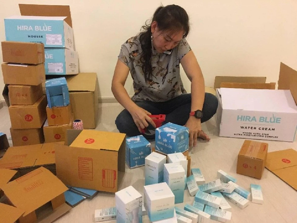 เหนื่อยแต่สู้! “เอ๋" ภรรยา "วินัย ไกรบุตร" ผันตัวเป็นแม่ค้า หาเงินจุนเจือครอบครัว