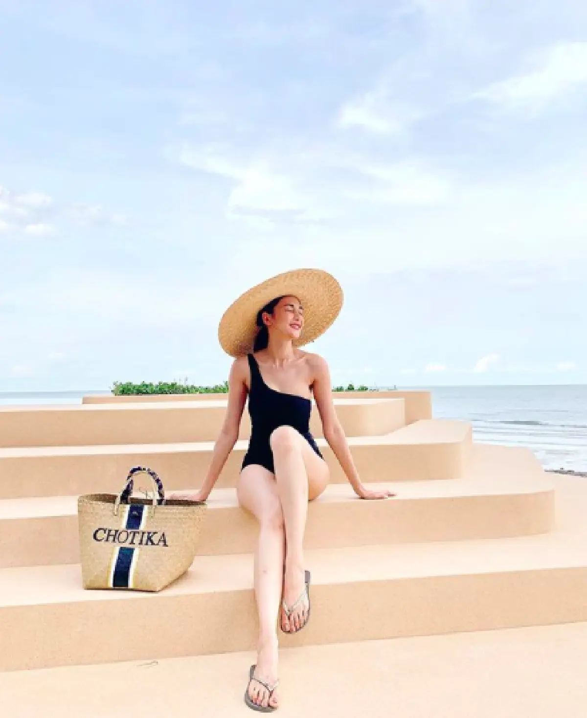 หลีกทางให้คุณแม่ด้วย! เมื่อคนบันเทิงสาวมีลูกแต่หุ่นยังเป๊ะในชุดว่ายน้ำ