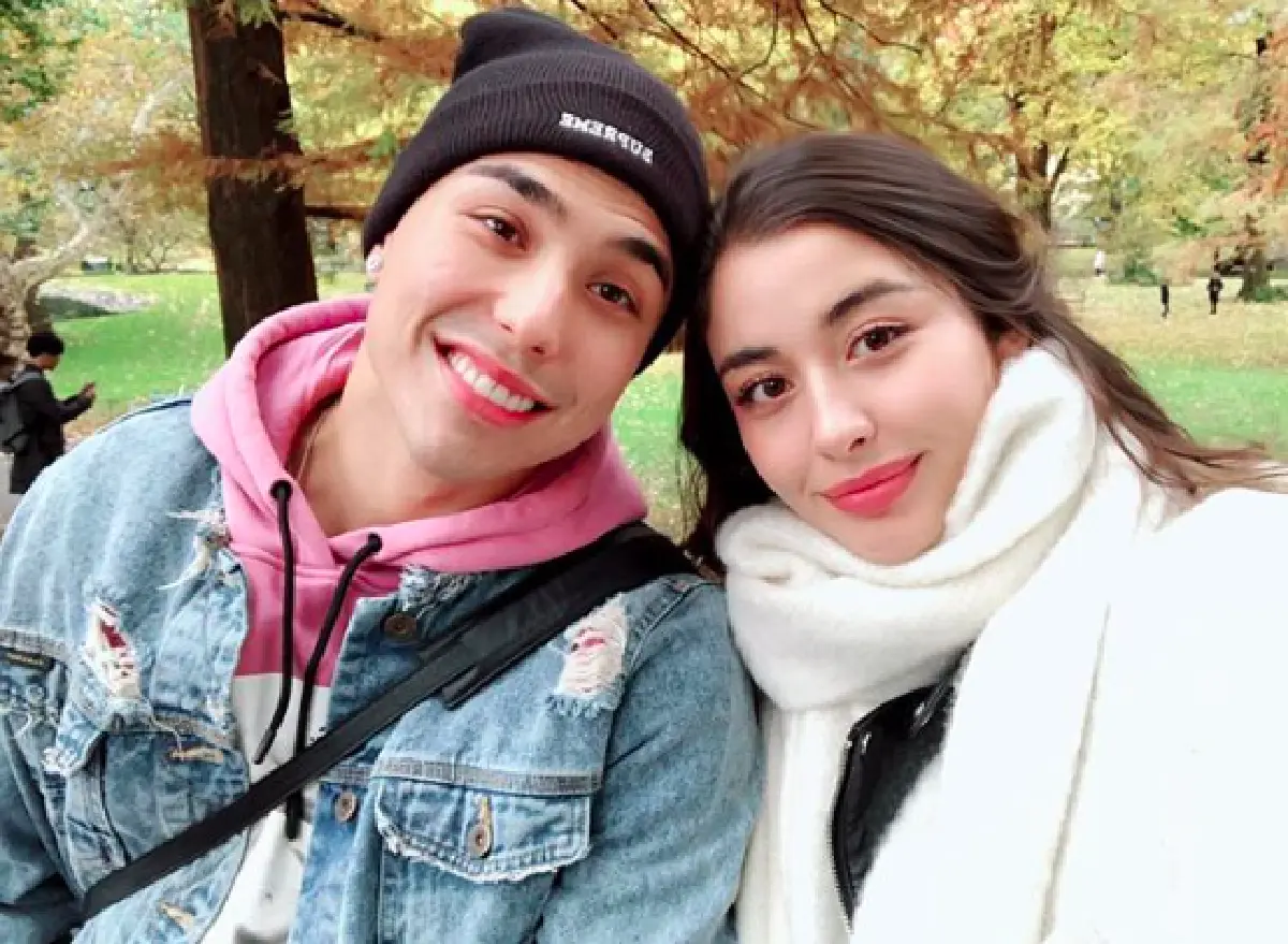 "เลน่า” โพสต์คลิปแฟนหนุ่ม "ชาริล ชัปปุยส์” ลงเล่นน้ำ แฟนๆ กลับถามใส่กางเกงหรือไม่