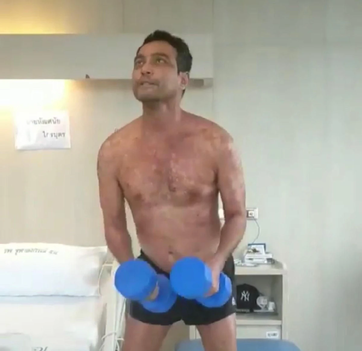 วินัย ไกรบุตร กลับมาฟิตยกเวทที่รพ. หวั่นนอนนานๆขาแขนลีบ