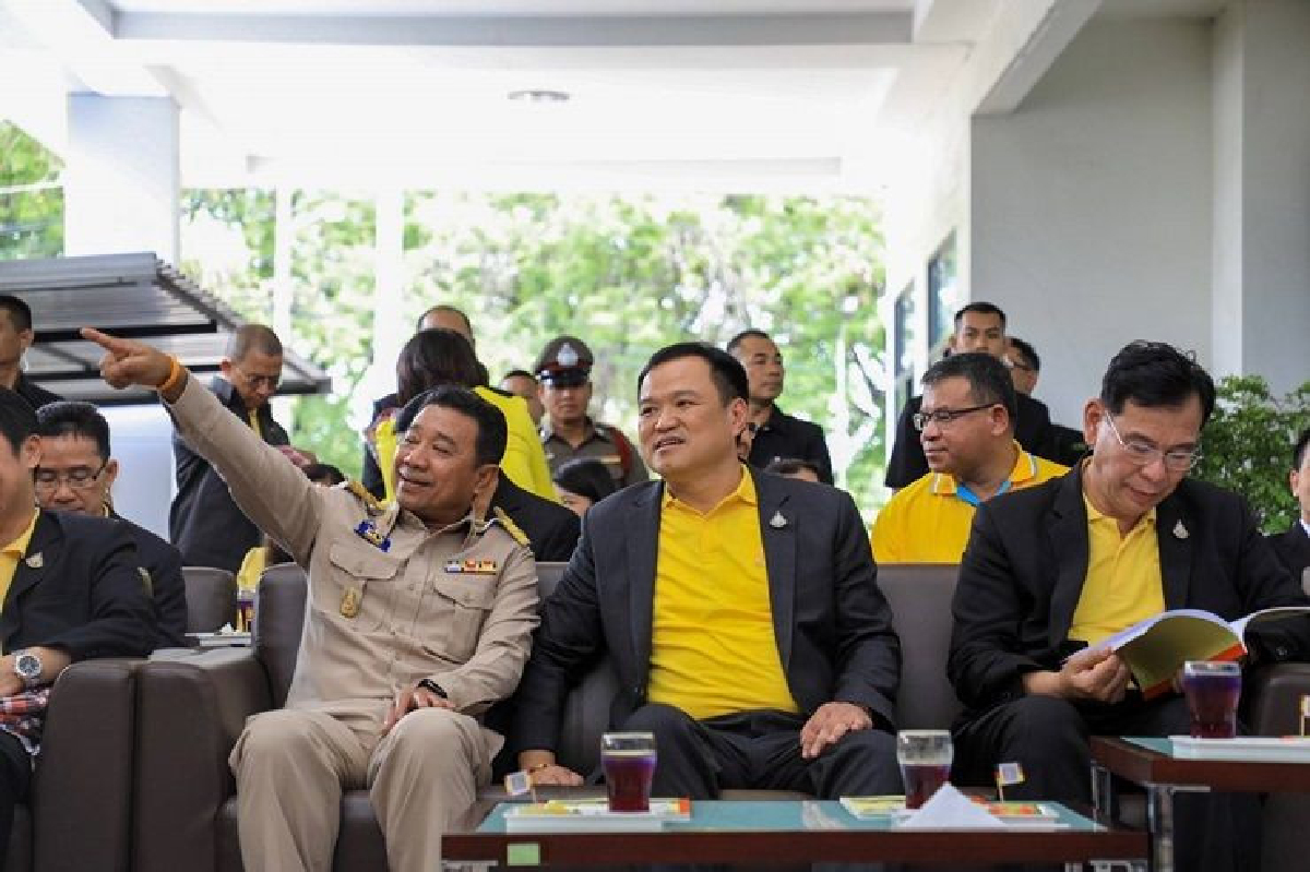 รวดเร็ว ! “อนุทิน” เผย ไม่เกิน 3 อาทิตย์ อนุญาต ให้ ร.พ.ในเครือ สธ.จ่ายยากัญชาได้ รวดเร็ว ! “อนุทิน” เผย ไม่เกิน 3 อาทิตย์ อนุญาต ให้ ร.พ.ในเครือ สธ.จ่ายยากัญชาได้