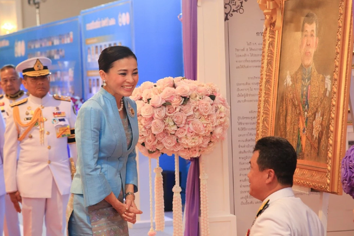 ชมภาพชุด "สมเด็จพระนางเจ้าฯ พระบรมราชินี" เสด็จฯเปิดงานวันสตรีไทย