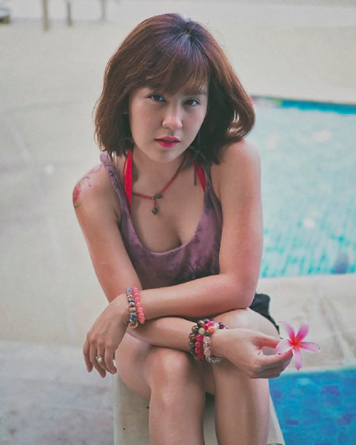 หน้าเด็กลง! "ปีใหม่ สุมนรัตน์” เปลี่ยนลุคใหม่หั่นผมสั้นบ๊อบสดใสน่ารัก