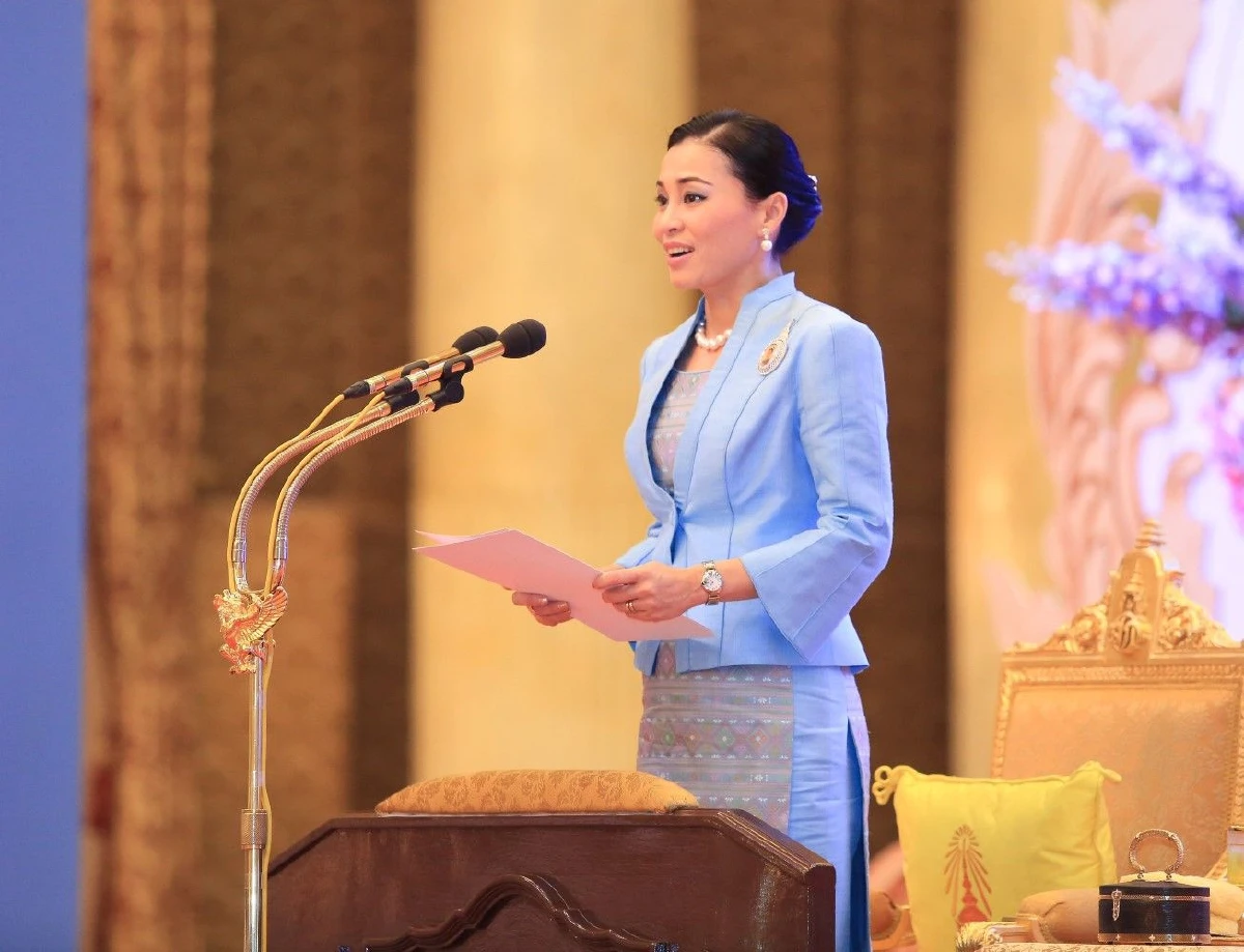 ชมภาพชุด "สมเด็จพระนางเจ้าฯ พระบรมราชินี" เสด็จฯเปิดงานวันสตรีไทย
