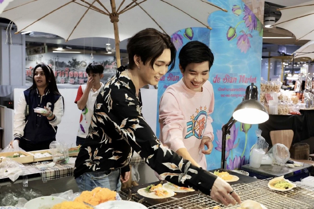 ฟินสุดขั้วงาน de Siam Market บุ๋น, บอนซ์ สัมผัสความอร่อยวิถีไทยริมน้ำ