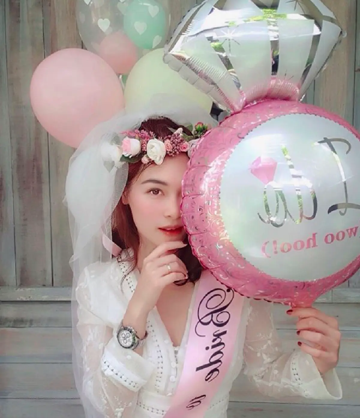 "ปอ ณฐมน” สุดเซอร์ไพรส์! เพื่อนสนิทนอกวงจัดปาร์ตี้สละโสดให้