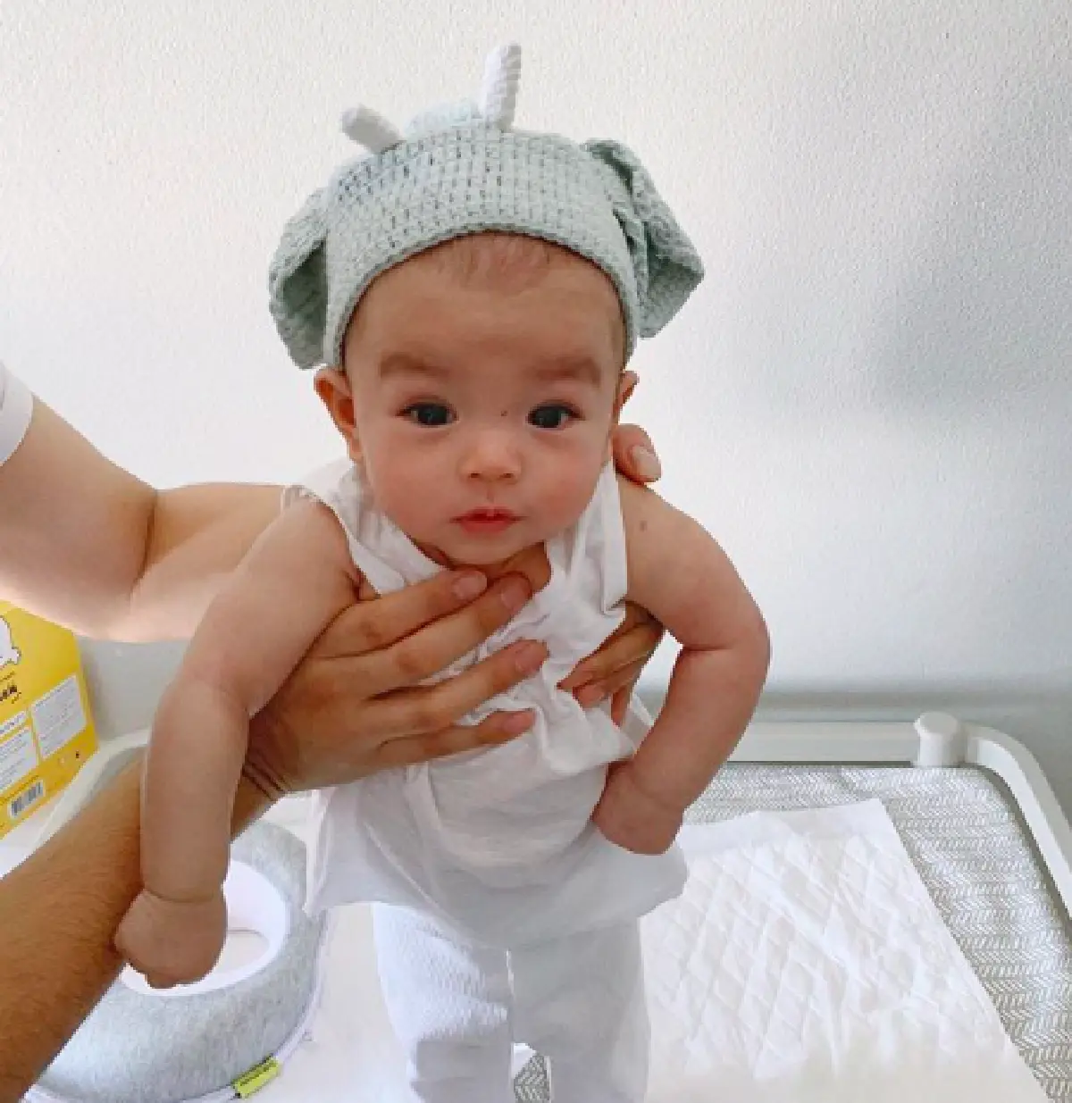 ยิ่งโตยิ่งน่ารัก “น้องเรน” ลูกสาว “เนม-ป้อ” แววสวยมาเต็มมาก