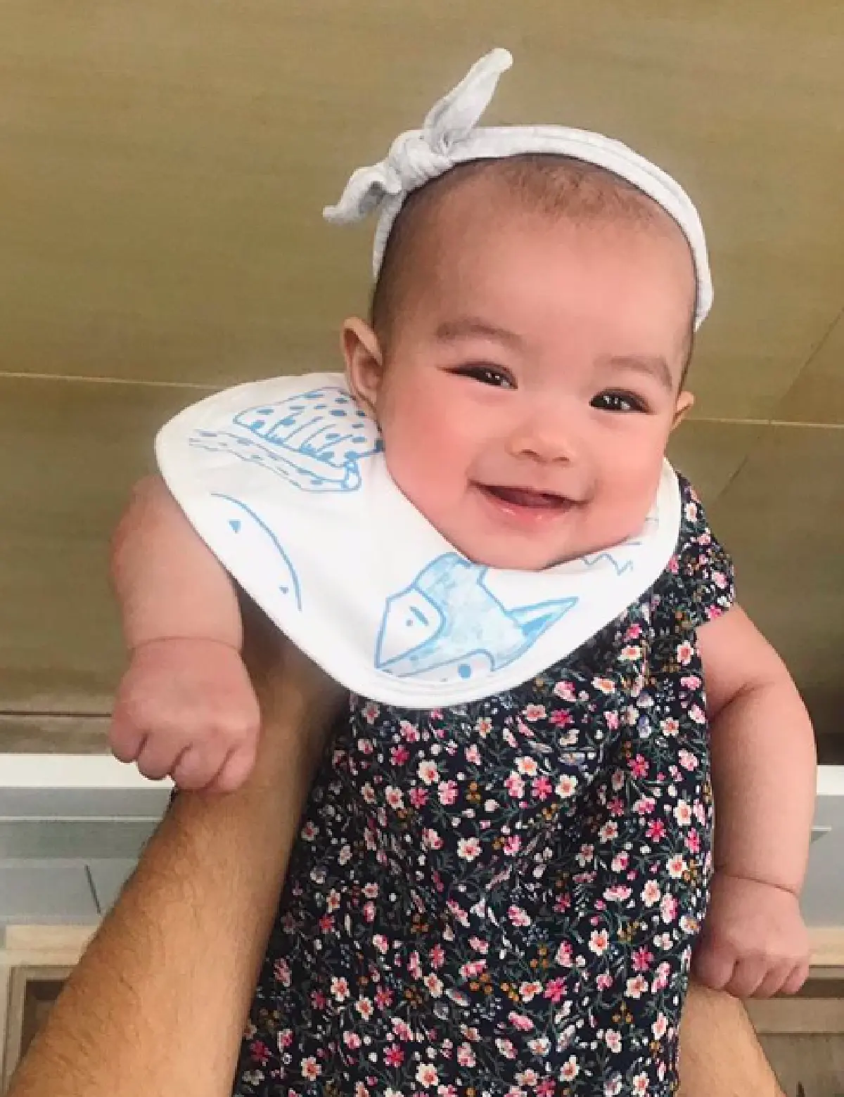 ยิ่งโตยิ่งน่ารัก “น้องเรน” ลูกสาว “เนม-ป้อ” แววสวยมาเต็มมาก
