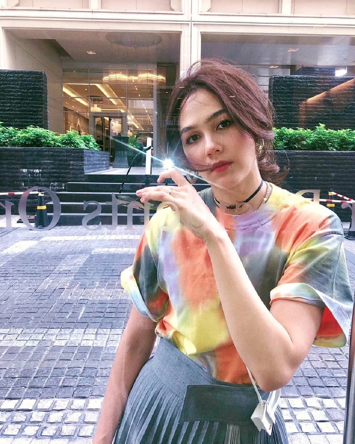 ชมพู่ อารยา กับแฟชั่นซื้อขนมข้างทาง สวยปังสมกับเป็นเน็ตไอดอลคุณภาพ