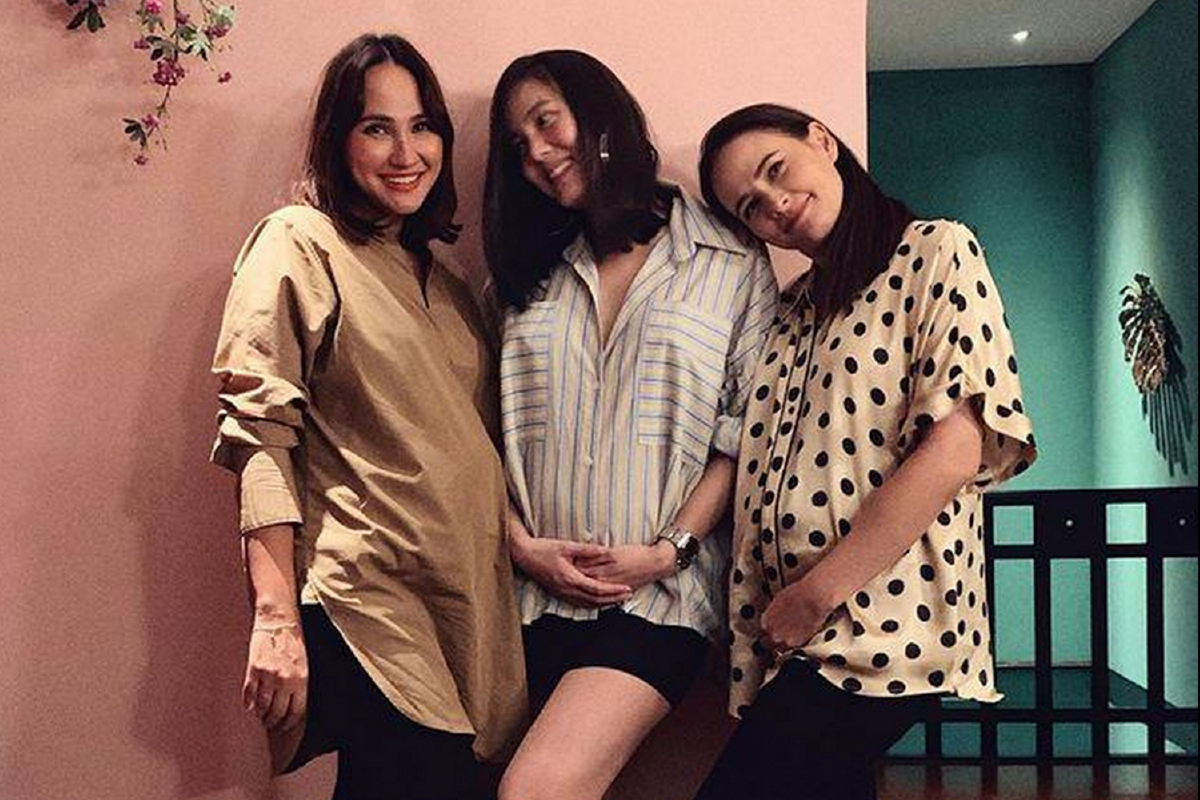 เจนี่-เจนสุดา-แอน ร่วมเฟรมอวดท้องโต! เพื่อนกันตั้งแต่วัยเยาว์จนมีลูกพร้อมๆกัน เจนี่-เจนสุดา-แอน ร่วมเฟรมอวดท้องโต! เพื่อนกันตั้งแต่วัยเยาว์จนมีลูกพร้อมๆกัน